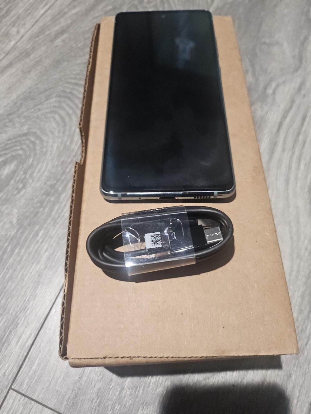 Samsung Galaxy S20 FE 5G Phone with Black USB-C Charging Cable